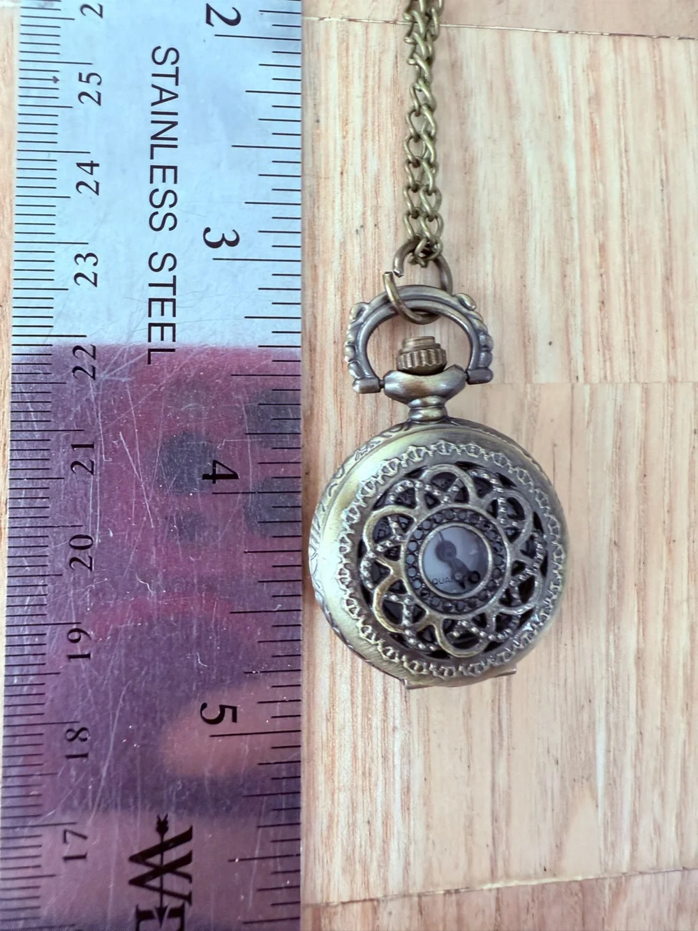 Vintage style pendant watch necklace NEW BATTERY